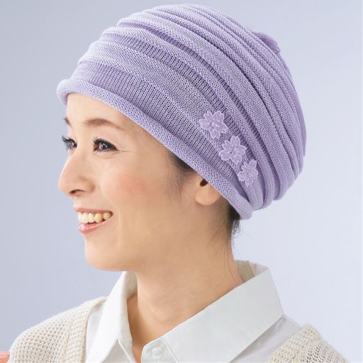 パープル<br>乱れ髪や薄毛、白髪隠しに。伸縮性があり締めつけ感が少ないため、長時間かぶっても快適。
