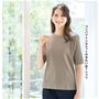 グレイッシュオーク着用例<br>リブ素材でスッキリ細見え!コンパクトシルエットのきれいめTシャツ