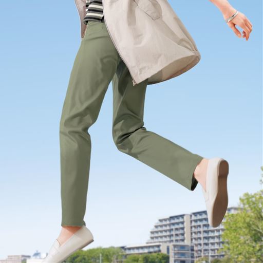 ライトカーキ