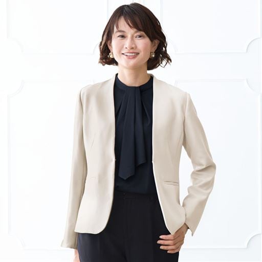 着回しの効くノーカラージャケット
