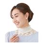 衿もとにシルク100%生地を使用したレースネックカバー。 (ホワイト着用例)