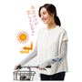 かわいい花柄デザインが、単調になりがちなコーディネートのアクセントに。 ライトグレー着用例