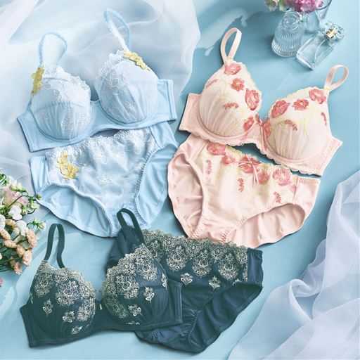 (左上から時計回りに)スイートブルー、フロスティピンク、ティールブルー