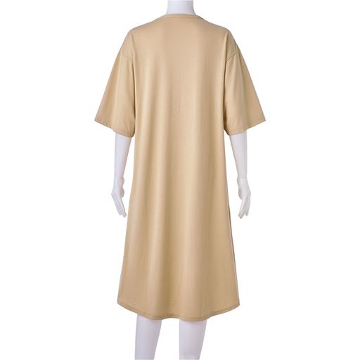 ベージュ バックスタイル