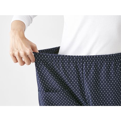 ウエストは総ゴム仕様でらくちん