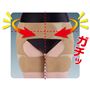 左右の腰骨部分はクッション性のいいダブルラッセル素材を使用。安定感のあるつけ心地です。