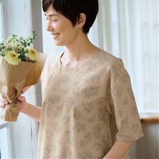 日本製 綿100%花柄ブラウス