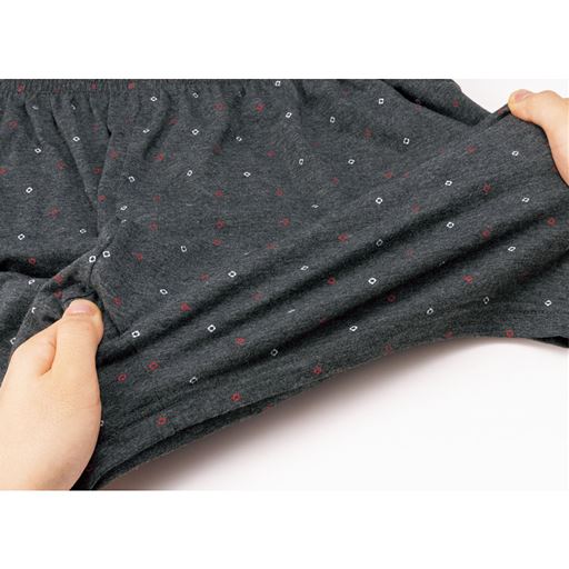 伸縮性のあるニット素材