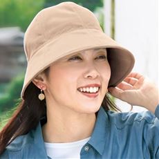 風に負けないツバ広UVチューリップ帽子