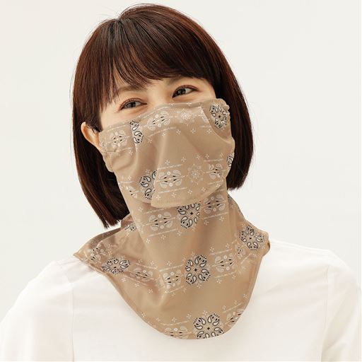 ベージュ
