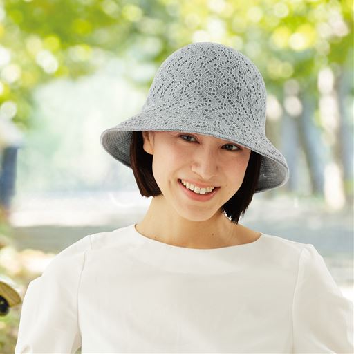ブルーグレー<br>涼しい透かし編みで、UV対策もばっちり!