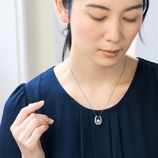 馬蹄型+アコヤ真珠<br><br>※組み合わせ着用イメージ