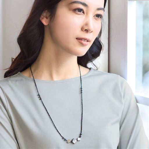 ブラック系 <br>ネックレスにも