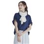 グレー  <br>首に巻いてストールに