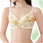 バストの高さをおさえてボリュームダウン<br>着用例シルクベージュ