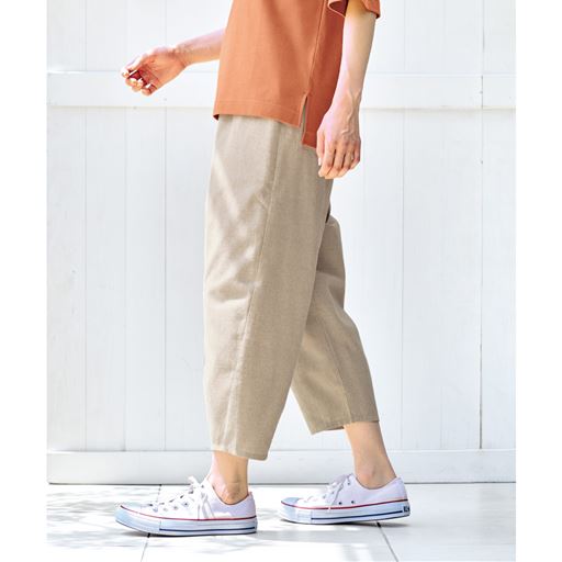 ベージュ