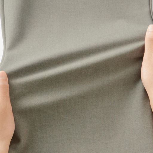 タテヨコに伸びる程よいストレッチで、窮屈感がなく動きやすい