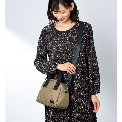 ベージュ <br>2WAY ショルダー