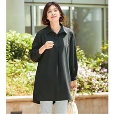 後ろボタンデザインロングシャツ