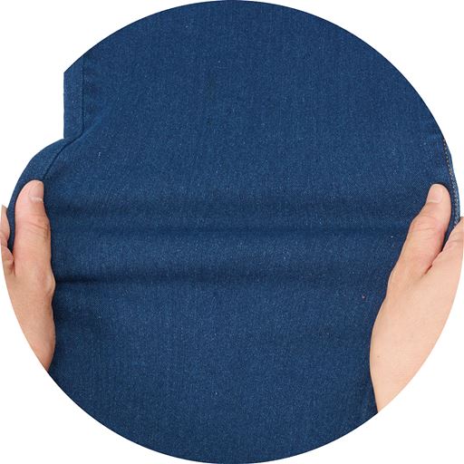 ほどよく伸びるストレッチ素材