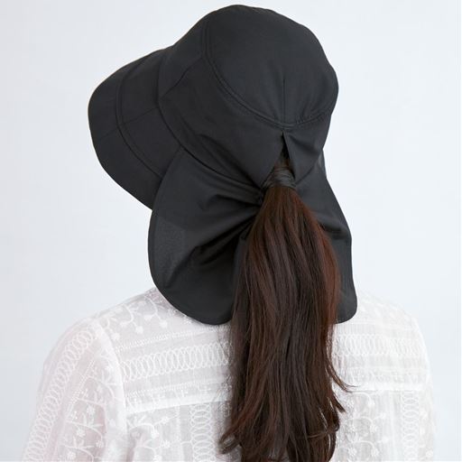 14.後頭部から結んだ髪を出すことができます