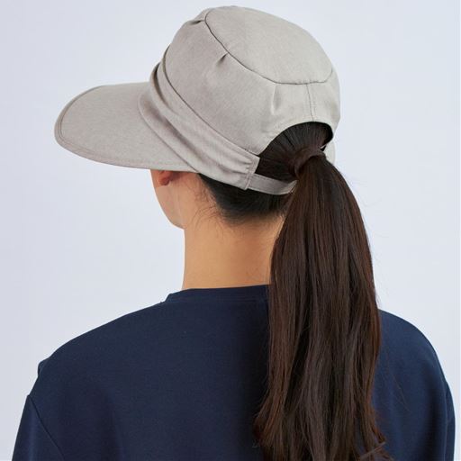 14.後頭部から結んだ髪を出すことができます