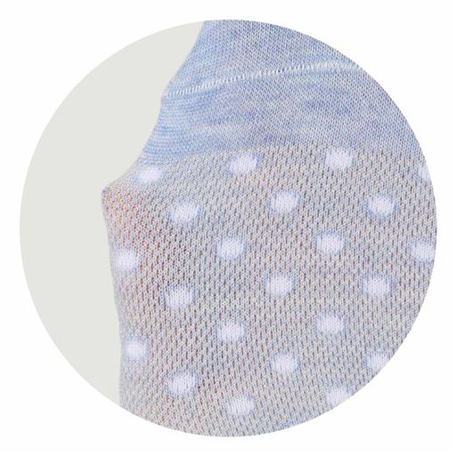 甲はメッシュでさわやか・ムレづらい。