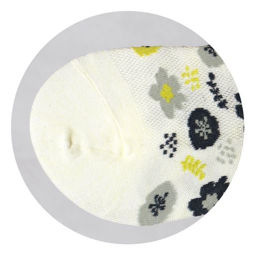 オフホワイト系