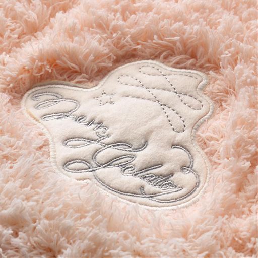 トイレマットはアクセントになる刺繍入り♪