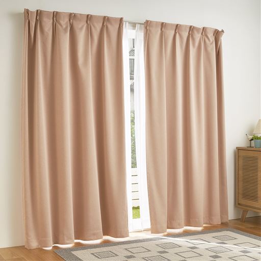 サーモンピンク