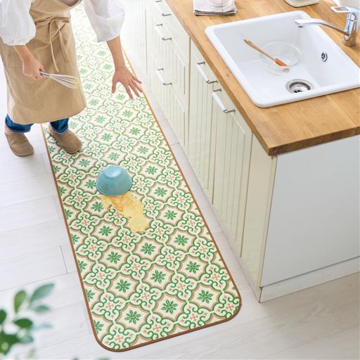 グリーン系(タイル柄) 横270×縦60cm<br>うっかり汚しても安心! 抗菌・防カビ加工付きでキレイが長く続くキッチンマットです。