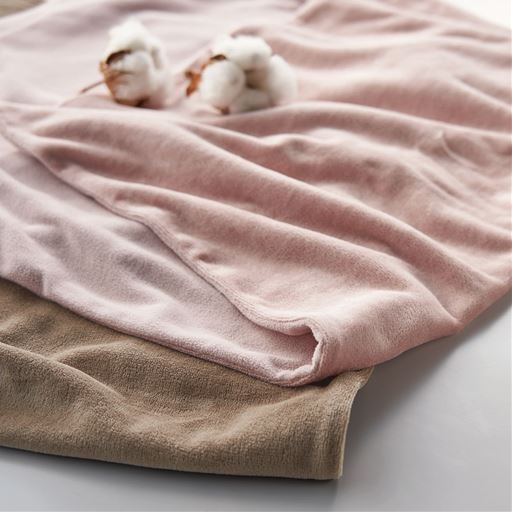 (上から)ピンク、ブラウン・ベージュ<br>ふんわり感が肌にやさしい