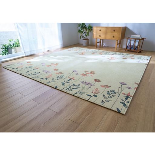 グリーン 180×180cm シェニール糸を織り込んだジャカード織りで、やさしい色合いの花柄を表現。