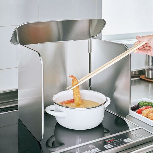 上部まで油ハネを徹底ガード!