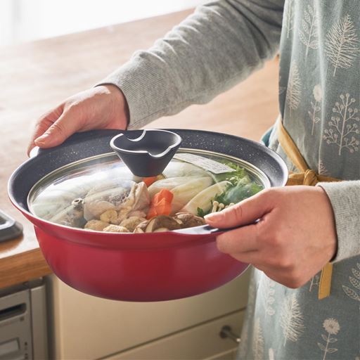 和風鍋も洋風鍋も美味しく見せる、落ち着いた色合いです。