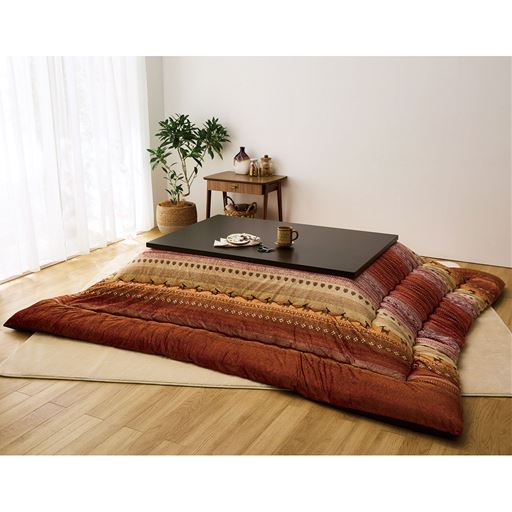 オレンジ 長方形LL (285×205cm)<br>家族みんなでくつろげる大判サイズもご用意しました。