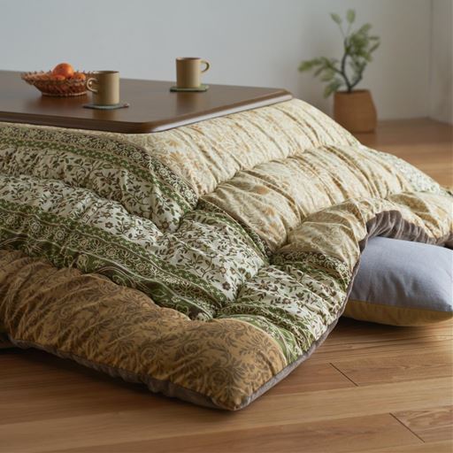 ベージュ系 長方形L(245×205cm)<br>高級感のあるエレガンス柄でお部屋の印象が見違える!