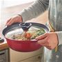 和風鍋も洋風鍋も美味しく見せる、落ち着いた色合いです。