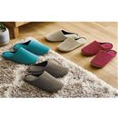 軽くて歩きやすい洗えるルームシューズ