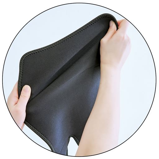 ウェットスーツにも使われる厚手の伸縮素材