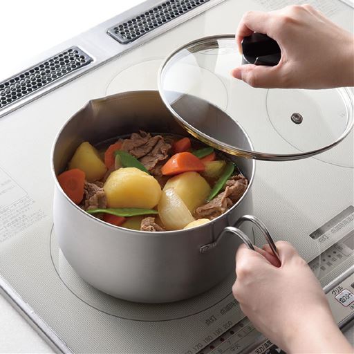 深さがあるので、和え物も混ぜやすく、揚げ物の油も飛び散りにくい!!3～4人用 18cm