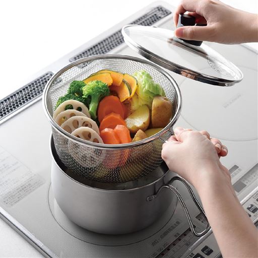 マルチポットの便利さはそのままに、油切りや湯切りも簡単に!