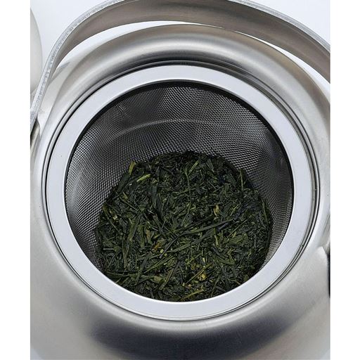 ストレーナー付きだから茶葉を捨てるのもラクラク。