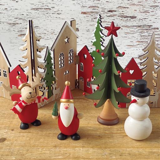 ほっこり癒される木製のクリスマススタンドです。