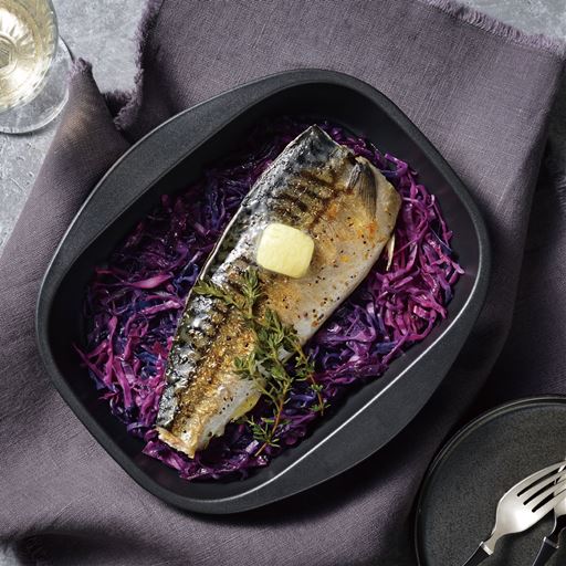 焼き塩さば 紫キャベツ添え