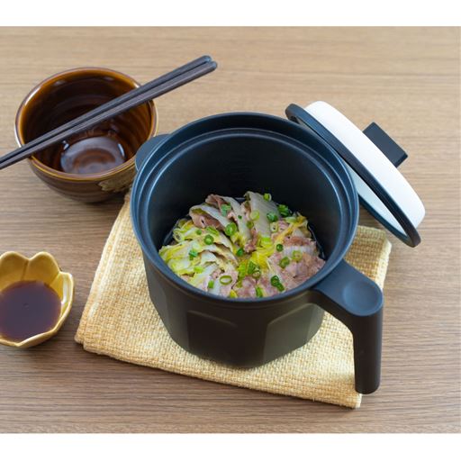 白菜と豚肉のミルフィーユ。深型なのでたっぷり入ります。