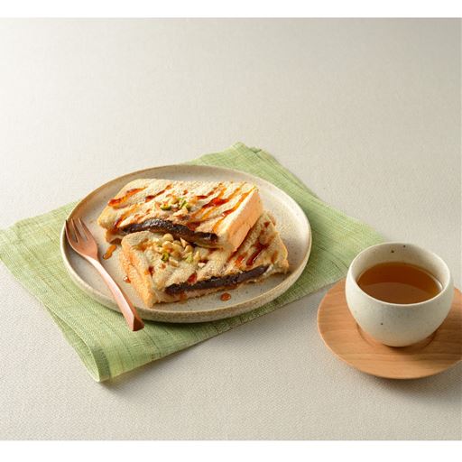 きな粉とあんこのもちもちホットサンド