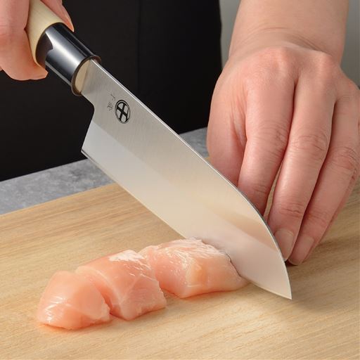 肉・野菜なんでも切れる万能包丁