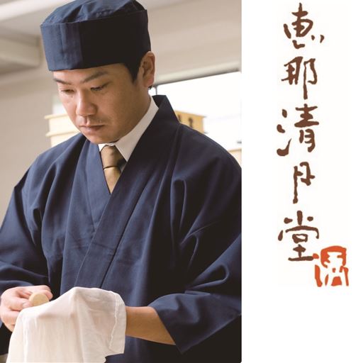 岐阜 「恵那清月堂」で1つ1つ丁寧に作っています。