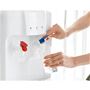 1年中使える冷水・温水両用! 冷水:約10～15℃ 冷えたお水がいつでも飲める